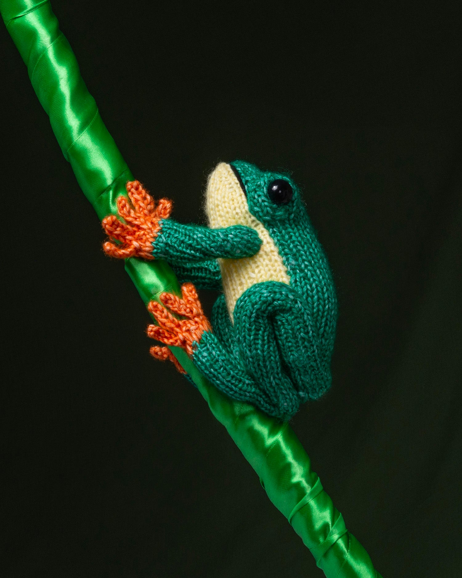 PRE ORDER: Tree Frog Knitting Kit