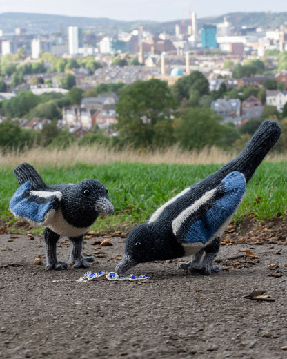 Pair of Magpies Knitting Kit - SHIPPING TIME 3-5 DAYS
