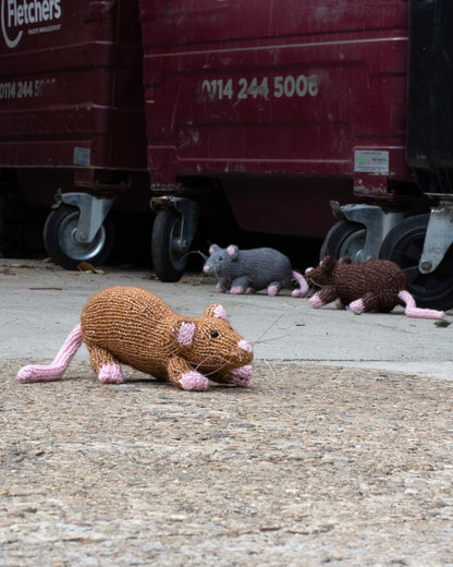 Rat Knitting Kit - SHIPPING TIME 3-5 DAYS