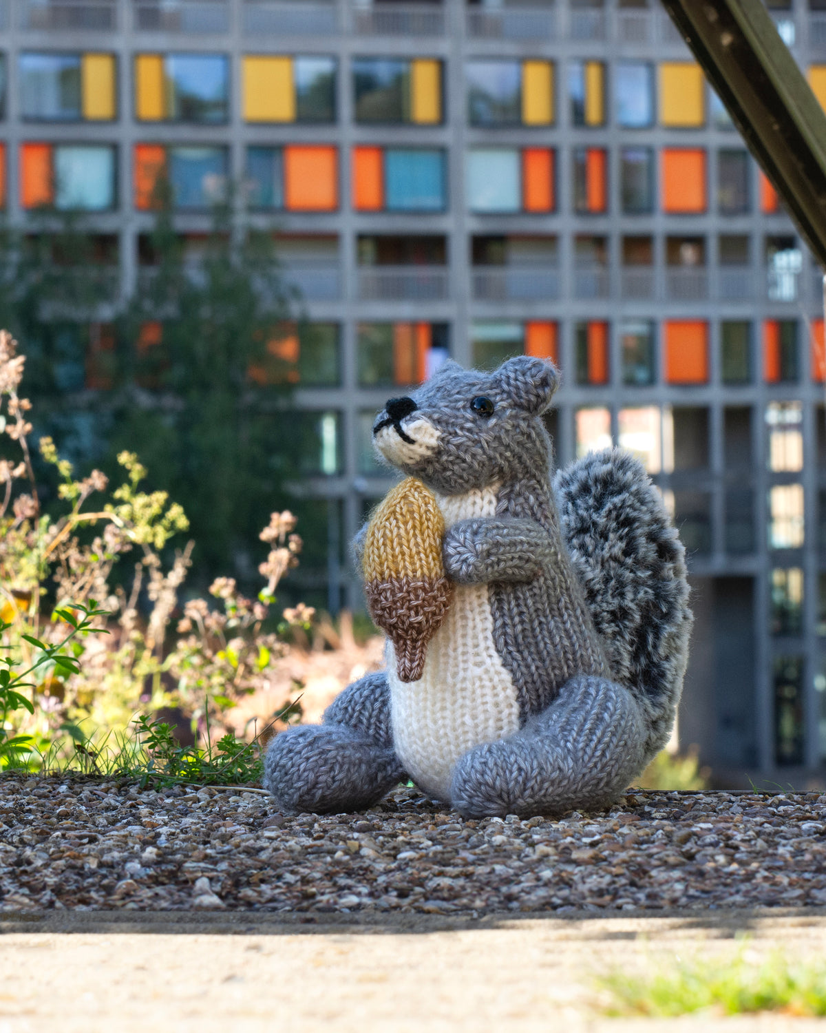 Grey Squirrel Knitting Kit - SHIPPING TIME 3-5 DAYS