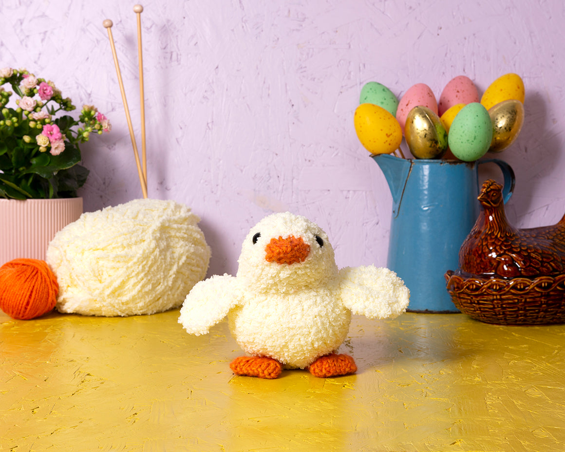Fluffy Chick Knitting Kit